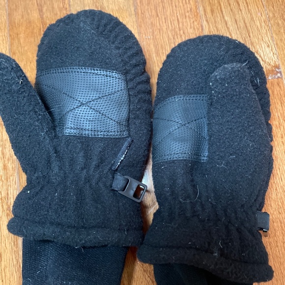 Kids Touchscreen Gloves and Waterproof Mittens - Picture 5 of 6